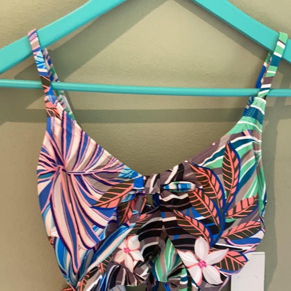 NWT one piece Hurley floral cut out swimsuit SM/P - Picture 2 of 7